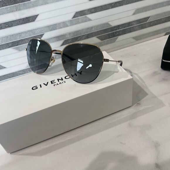 NIB Givenchy GV 7170/G/S Sunglasses - Picture 9 of 9